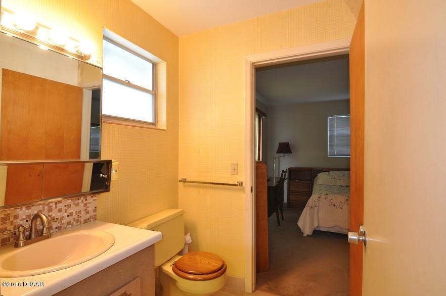 922 Valencia Road South Daytona, FL 32119 - Photo 30 of 31 bath
