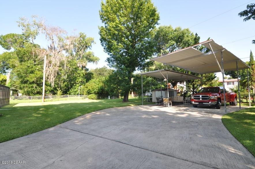 922 Valencia Road South Daytona, FL 32119 - Photo 9 of 31 covered parking