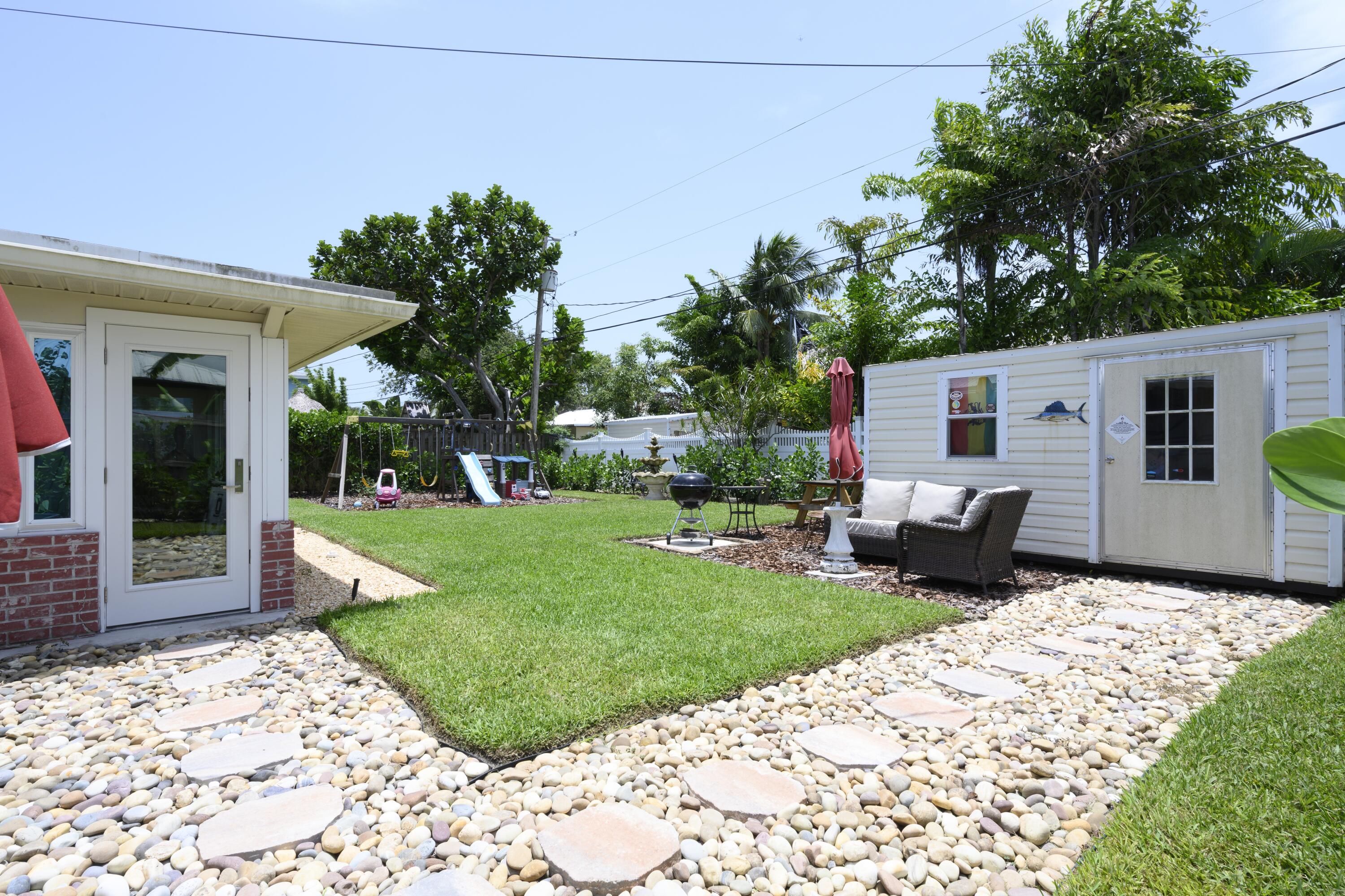 10 Van Road Jupiter, FL 33469 - Photo 22 of 42 BACKYARD