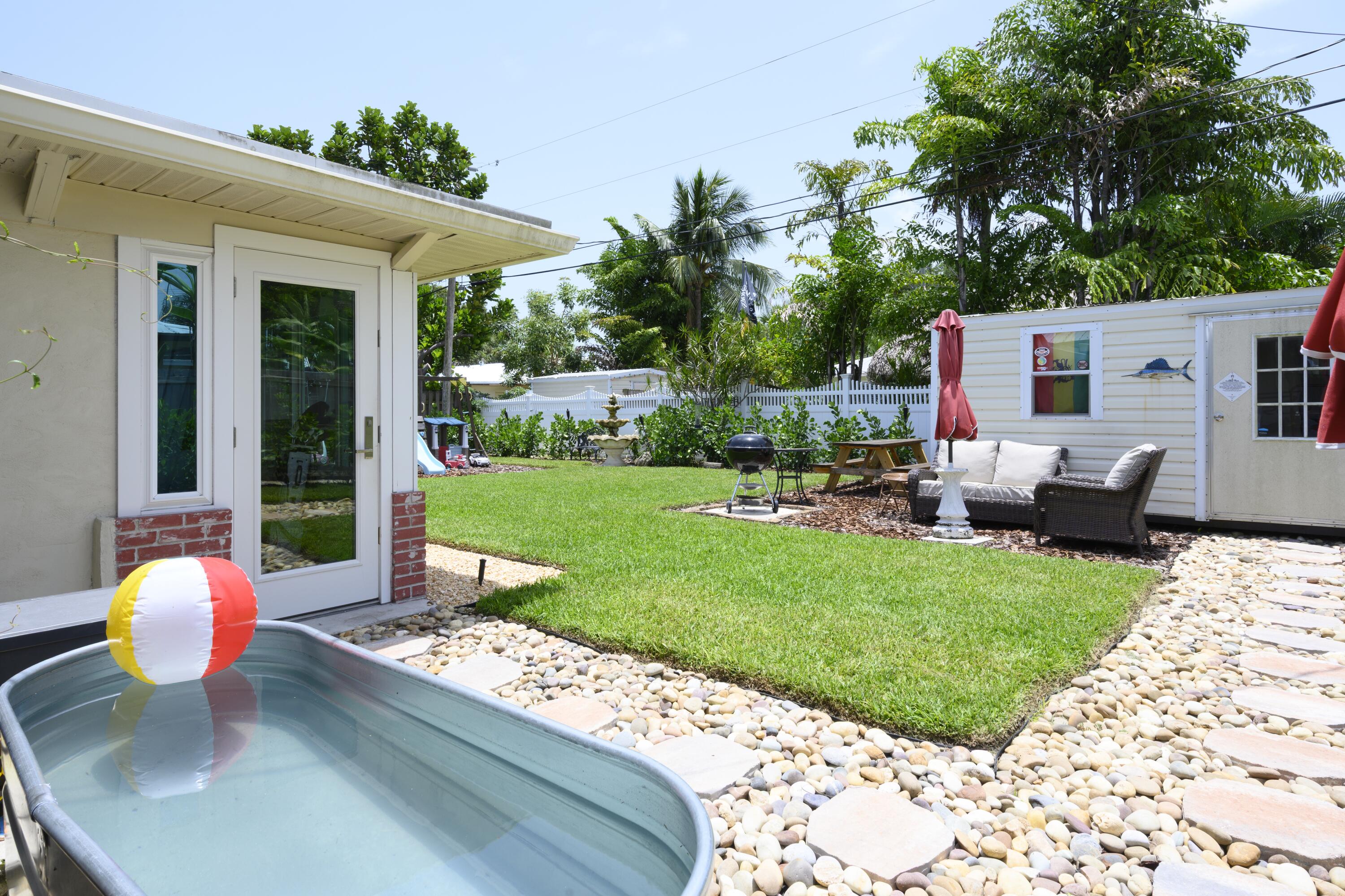 10 Van Road Jupiter, FL 33469 - Photo 4 of 42 BACKYARD