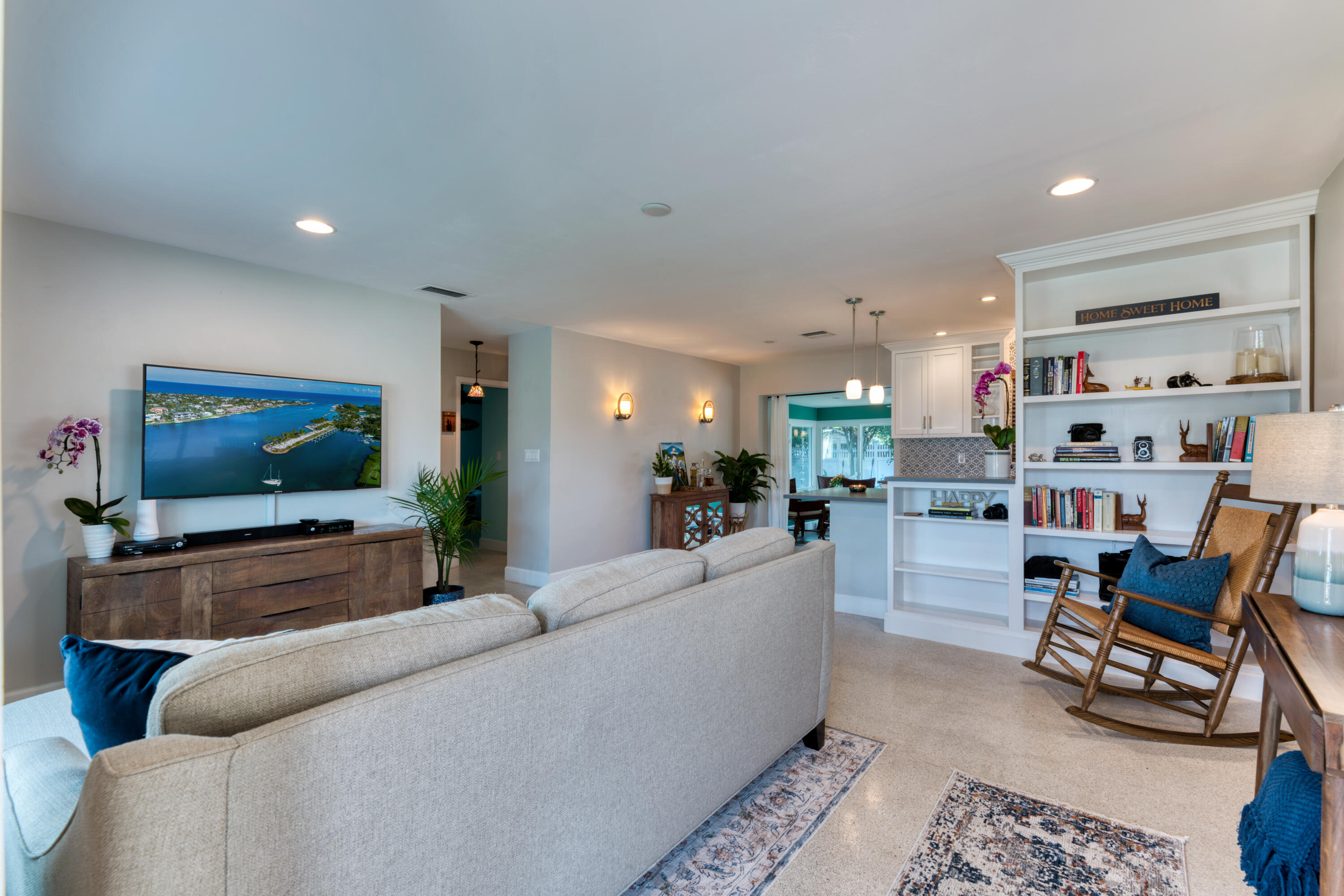 10 Van Road Jupiter, FL 33469 - Photo 5 of 42 Living Room