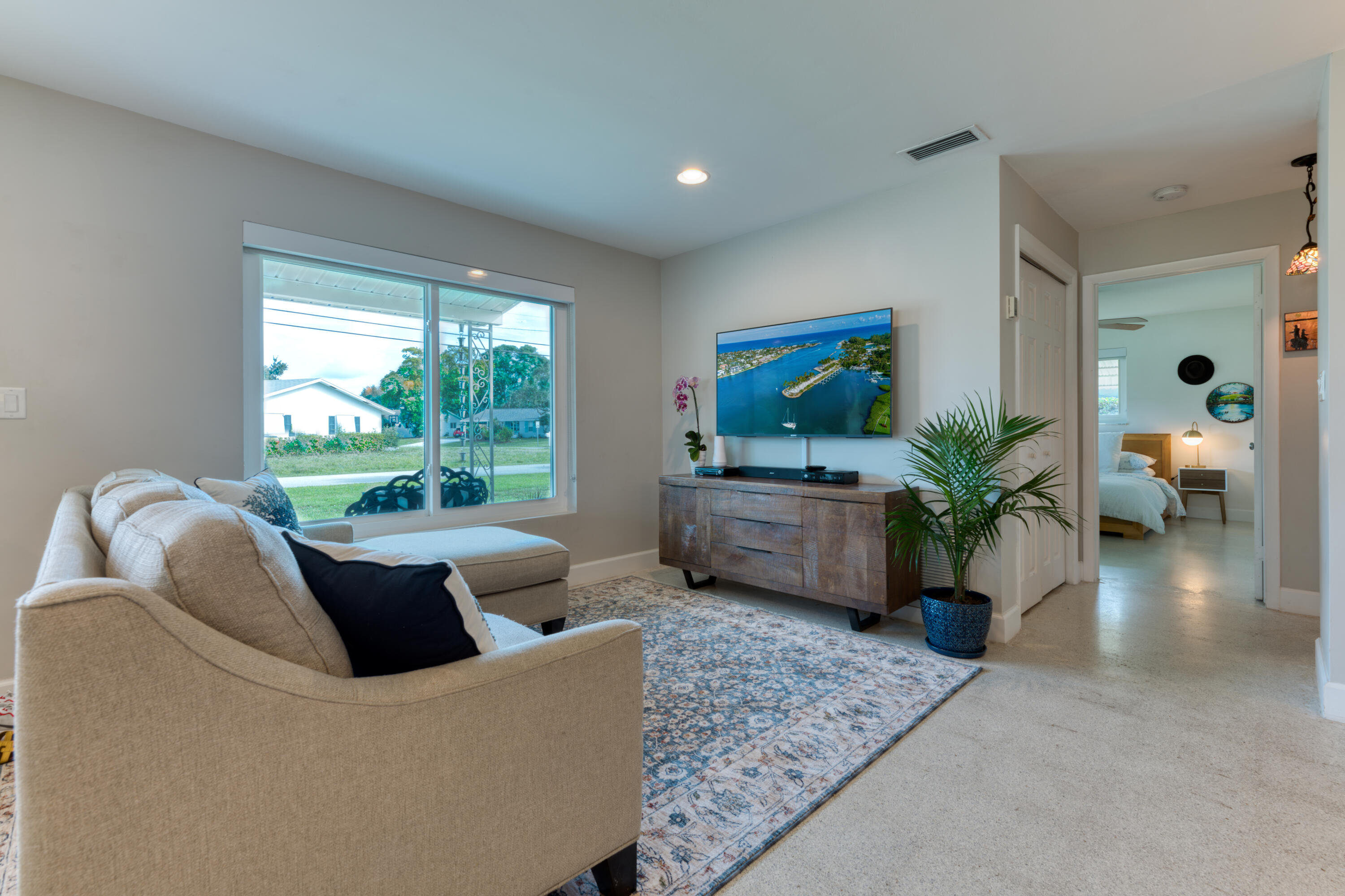 10 Van Road Jupiter, FL 33469 - Photo 6 of 42 Living Room