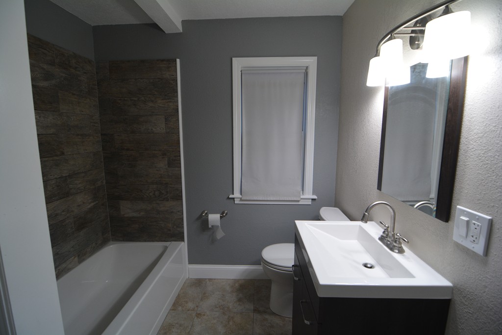 17 Hartley Street Springfield, MA 01104 - Photo 6 of 11 Gallery Image 6