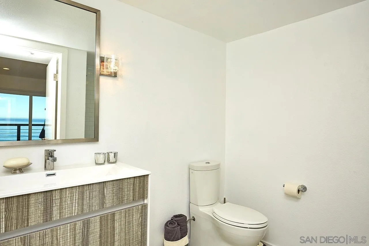 940 Sealane Drive, Unit 5 Encinitas, CA 92024 - Photo 17 of 49