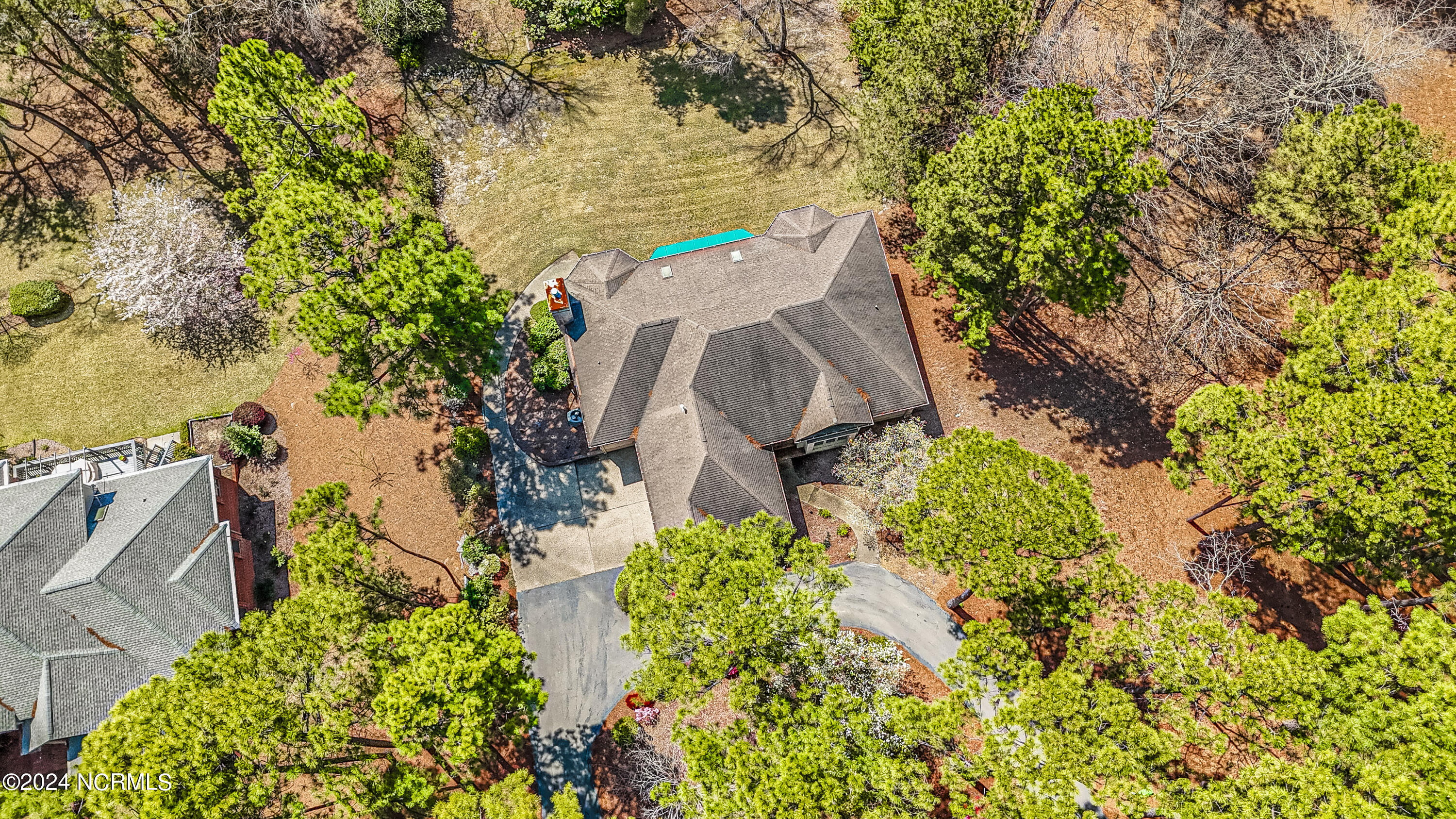 215 Plantation Drive Southern Pines, NC 28387 - Photo 3 of 84 DJI_20240330134159_0002_D