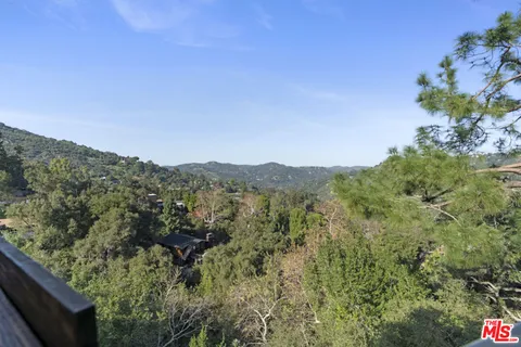 $1,595,000 | 19901 Grand View Drive, Topanga, CA 90290