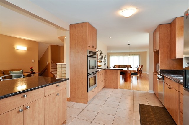 608 Sumac Road Highland Park, IL 60035 - Photo 4 of 16
