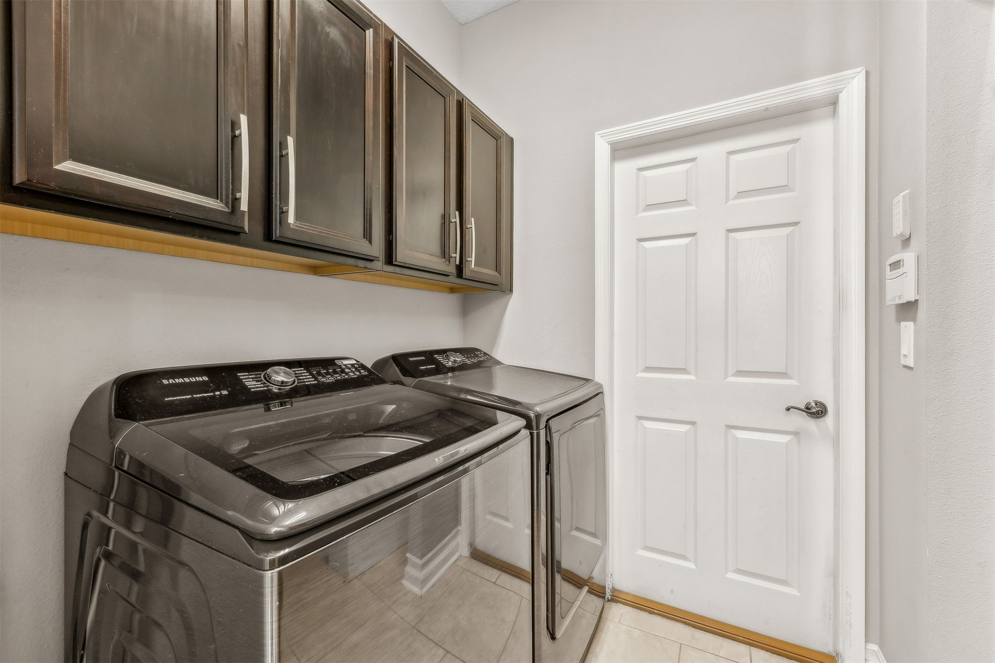 95050 Poplar Way Fernandina Beach, FL 32034 - Photo 12 of 42 a kitchen that has a sink and a stove