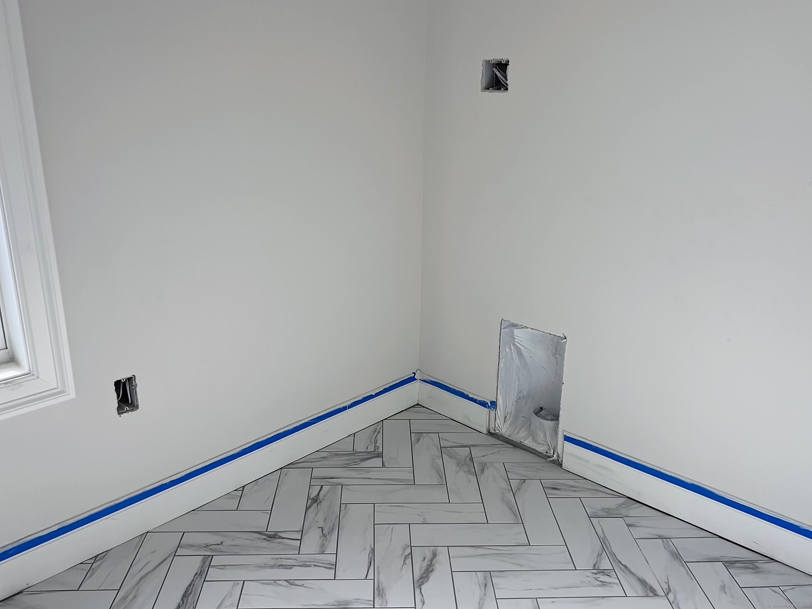 33 Village Circle, Unit 33 Guilford, CT 06437 - Photo 12 of 14 a view of a hallway