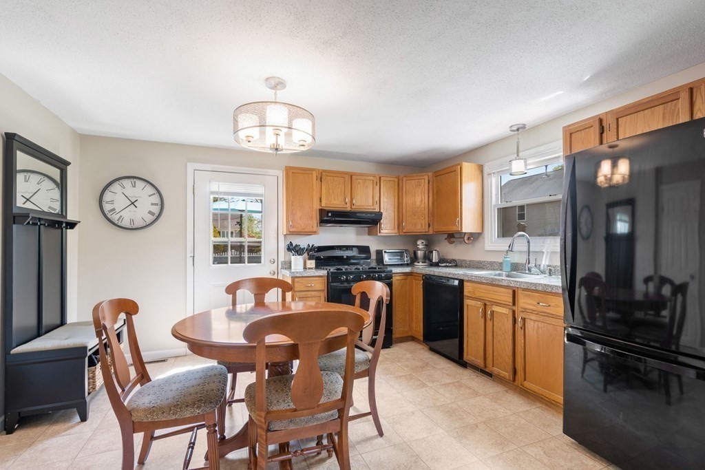 1 Thornton Road Norton, MA 02766 - Photo 12 of 36 Gallery Image 12