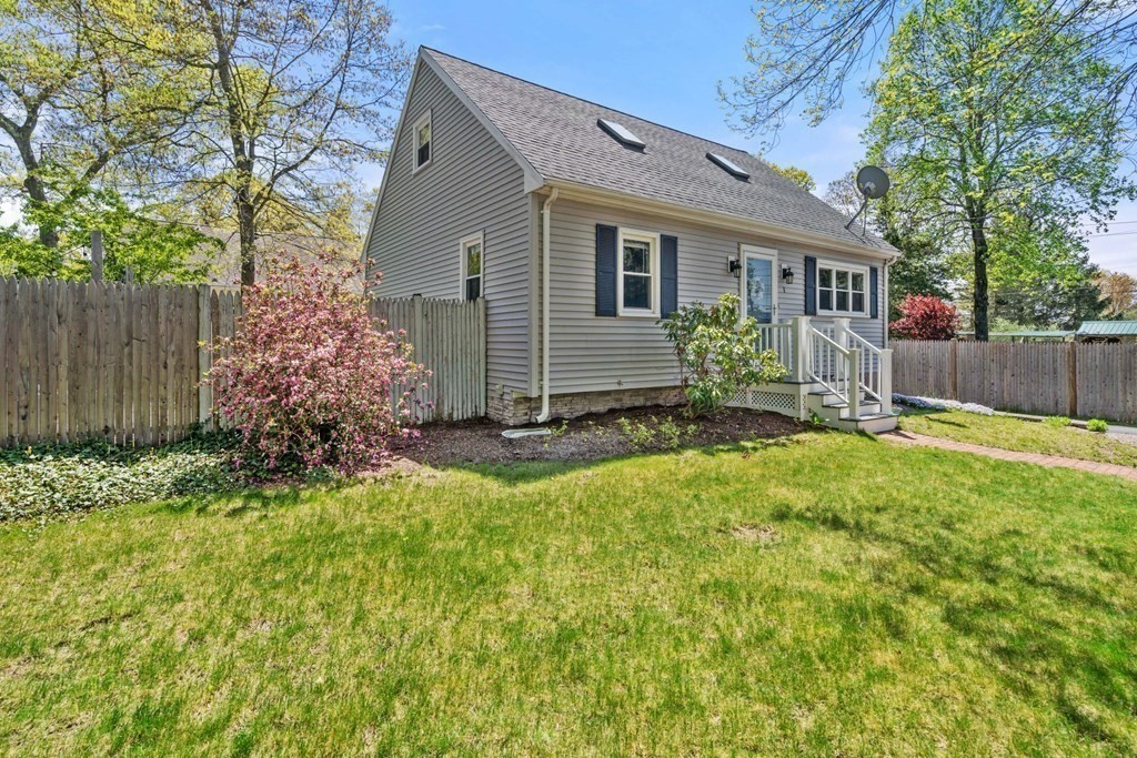 1 Thornton Road Norton, MA 02766 - Photo 2 of 36 Gallery Image 2
