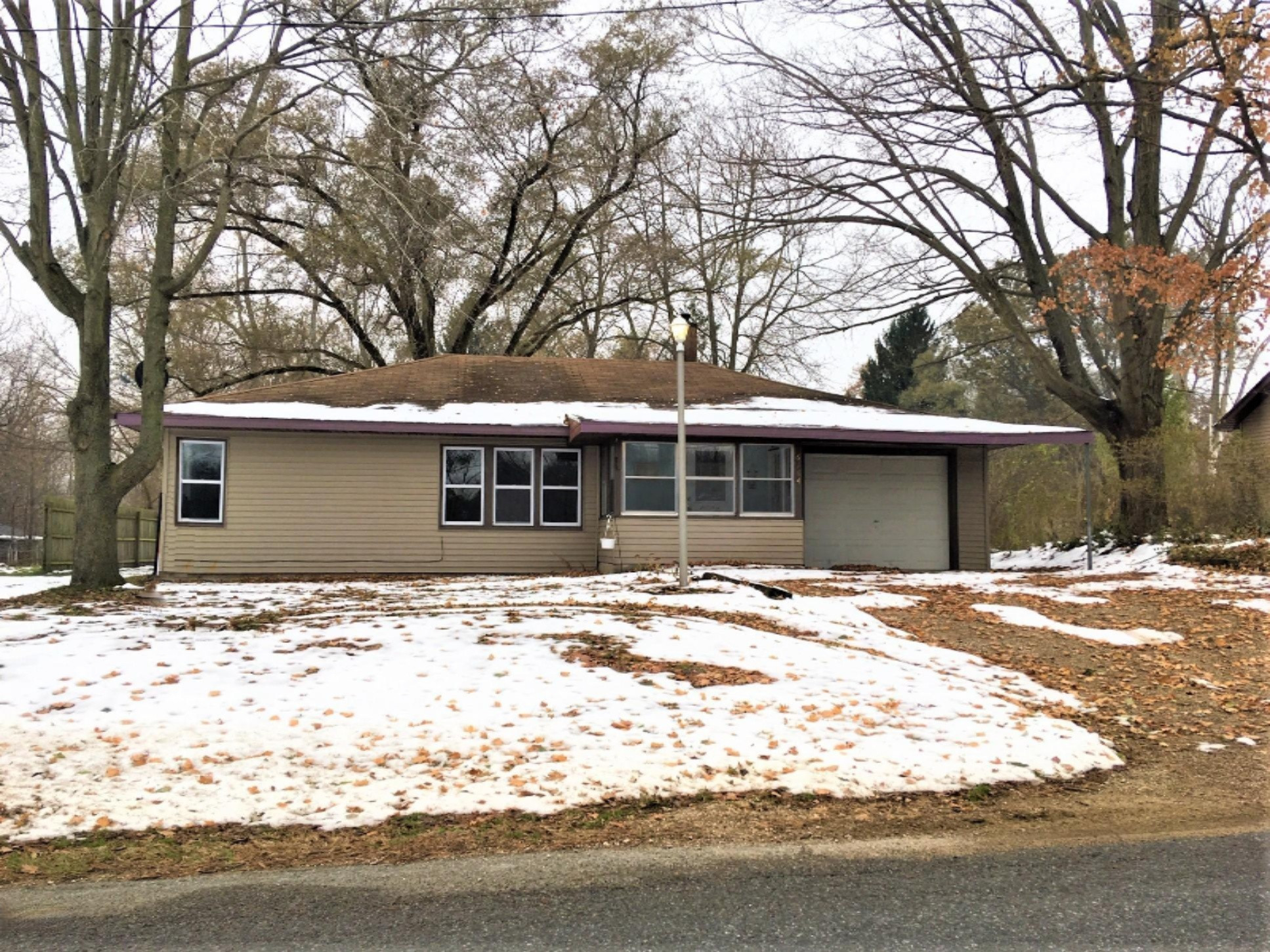 6164 Johnson Road Coloma, MI 49038 - Photo 1 of 18 IMG_1594