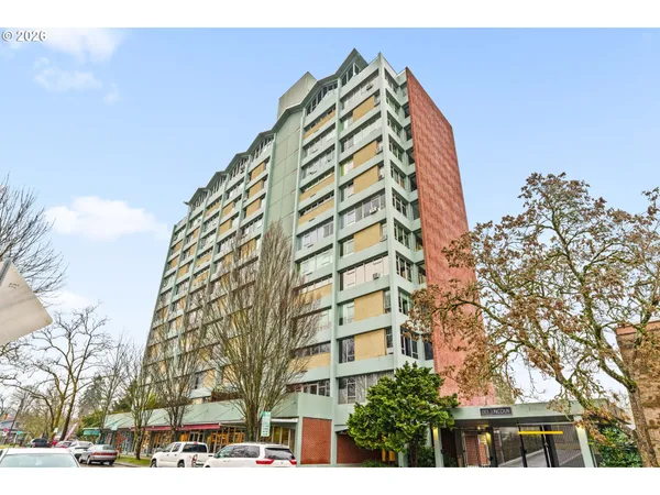 a view of a multi story building