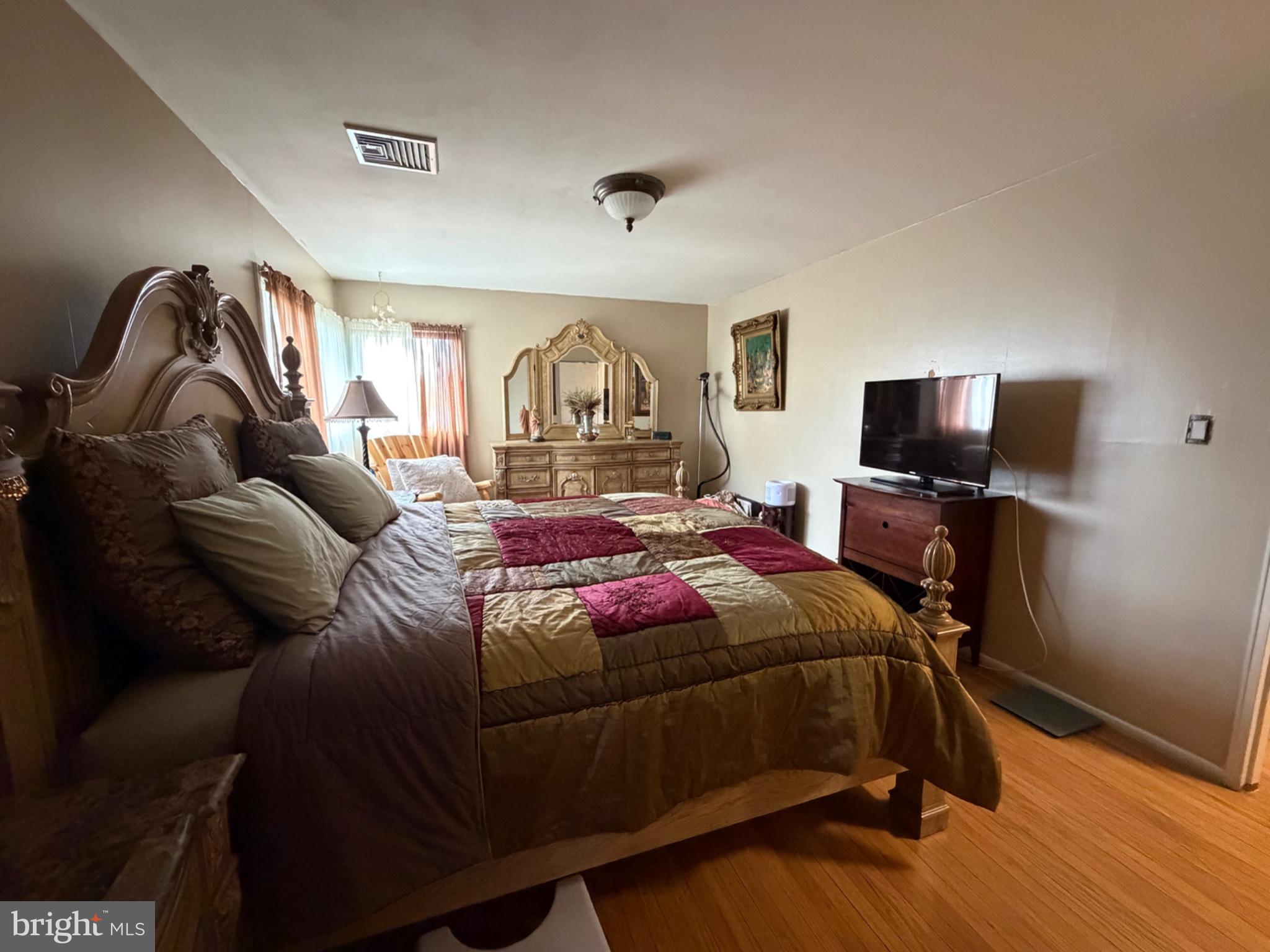 89 Upper Ferry Road Ewing, NJ 08628 - Photo 23 of 31 Cozy retreat with warm hues.