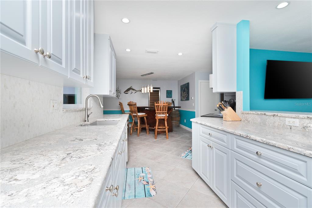 1250 Dinnerbell Lane East Dunedin, FL 34698 - Photo 11 of 44