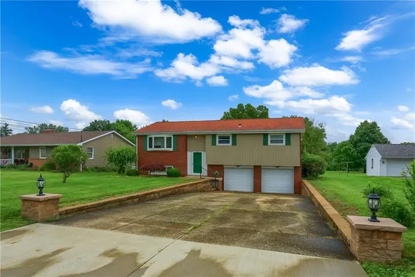 $319,900 | 1505 Drespling Lane, New Castle, PA 16101