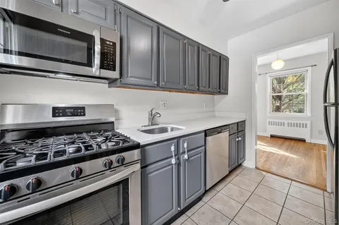 $329,000 | 11 Fieldstone Drive, Unit 130, Hartsdale, NY 10530