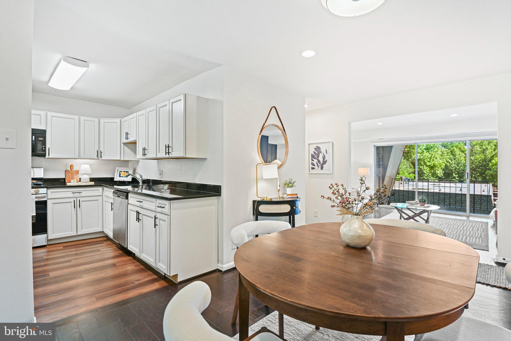 11614 Vantage Hill Road, Unit 21C Reston, VA 20190 - Photo 5 of 46 Gallery Image 5