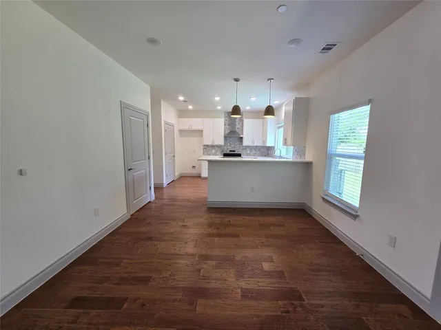 $2,100 | 2105 Tiger Trail, Unit 702, Round Rock, TX 78664