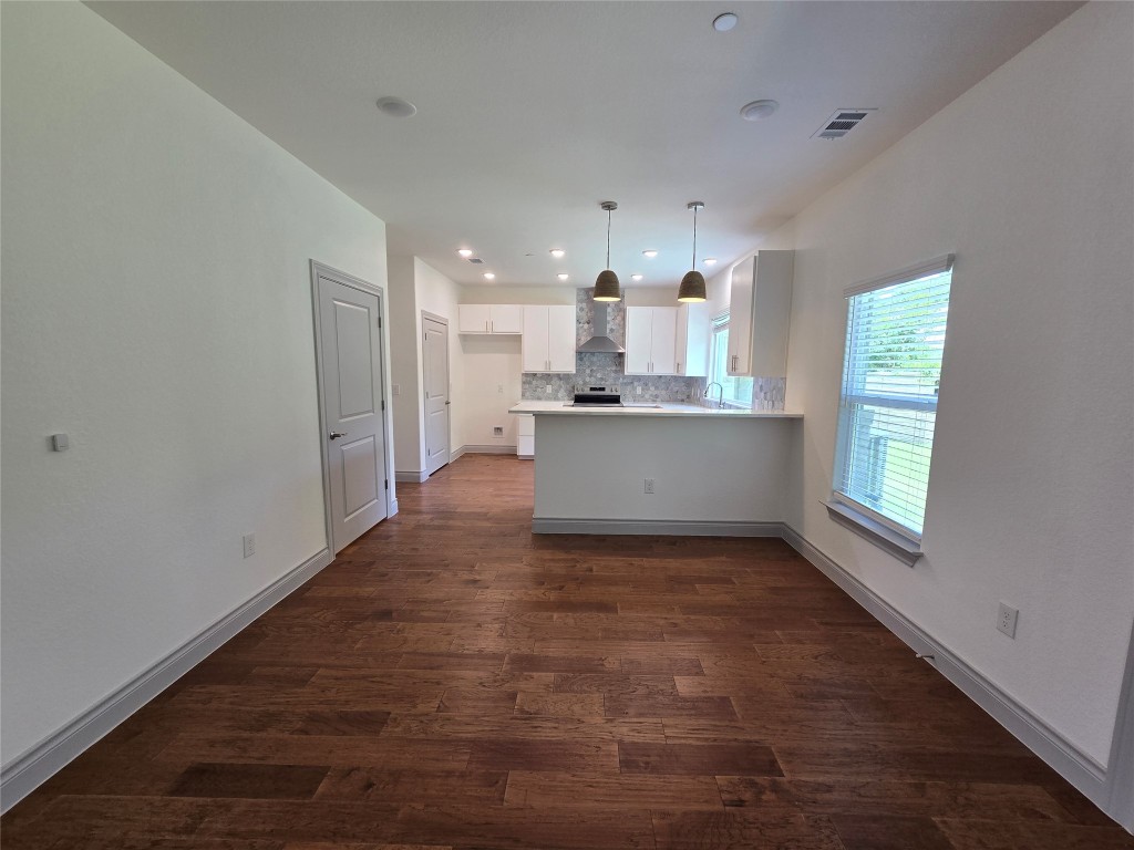 2105 Tiger Trail, Unit 702 Round Rock, TX 78664 - Photo 3 of 22 a view of kitchen and window