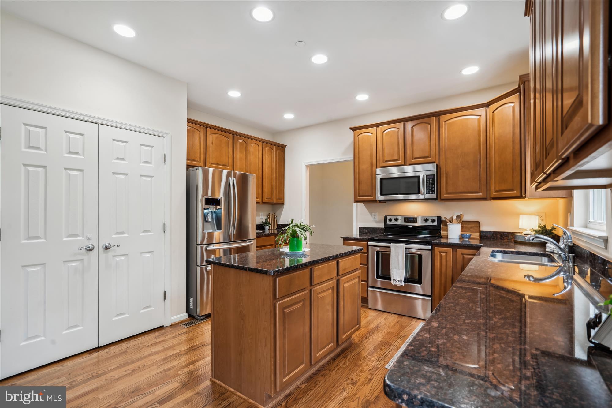 8205 New Cut Road Severn, MD 21144 - Photo 18 of 52 Kitchen and pantry