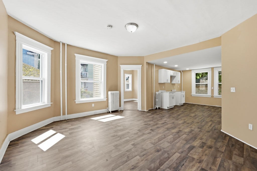 282 White Street Springfield, MA 01108 - Photo 11 of 42