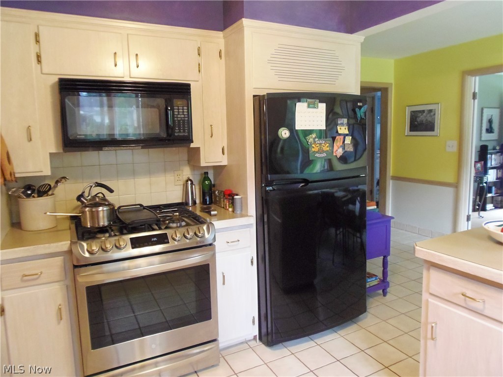 1916 Brookshire Road Akron, OH 44313 - Photo 6 of 32 Gallery Image 6