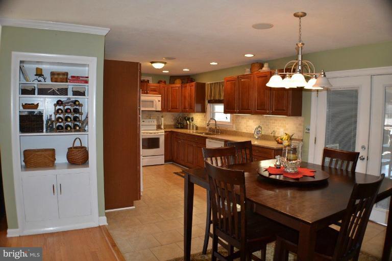 10173 Dahlgren Road King George, VA 22485 - Photo 16 of 24 Kitchen/Dining Room