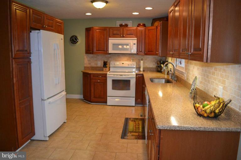 10173 Dahlgren Road King George, VA 22485 - Photo 6 of 24 Kitchen