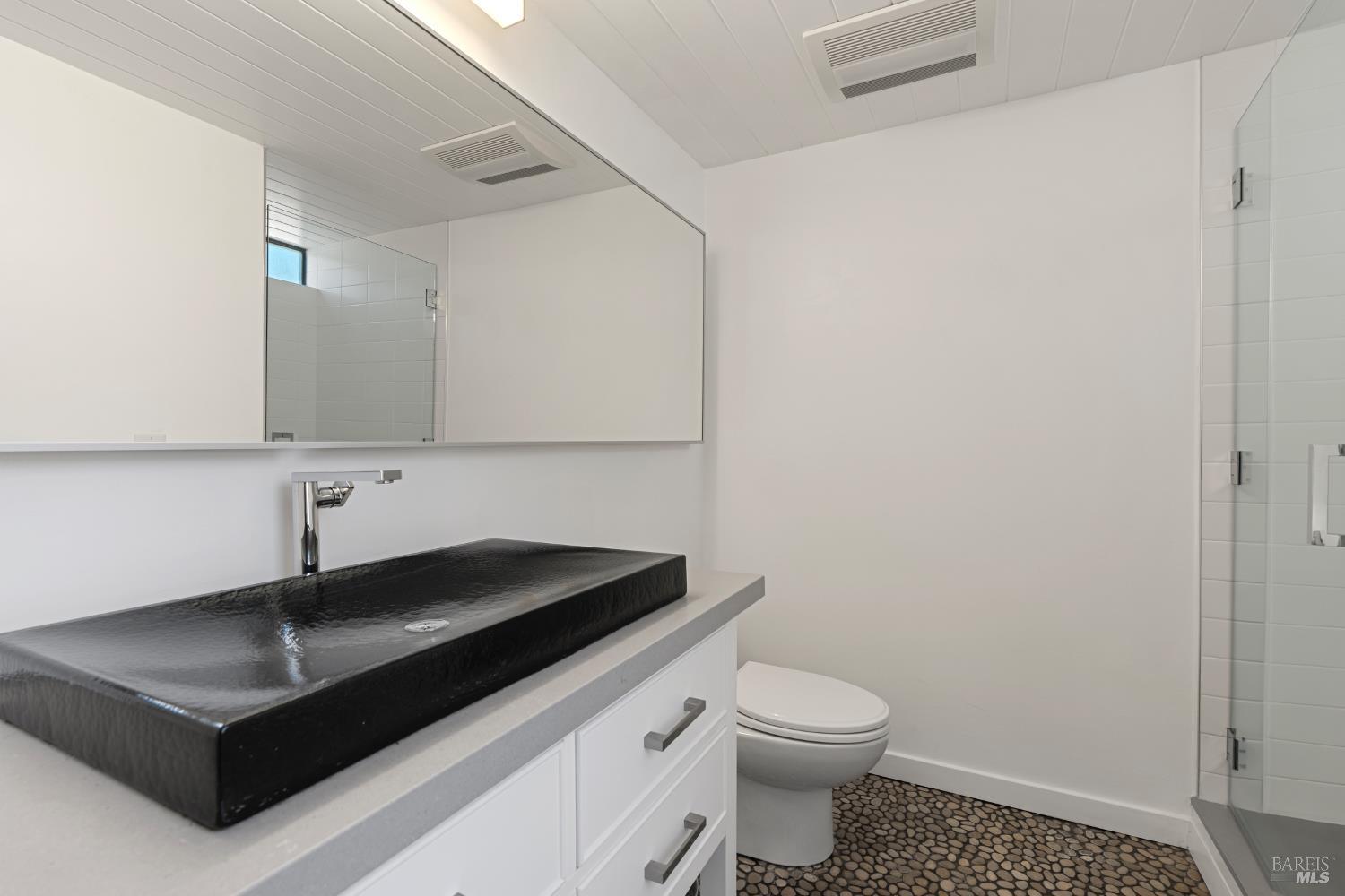 46 Sea Walk Drive The Sea Ranch, CA 95497 - Photo 18 of 63 Guest Bathroom off Entry Level