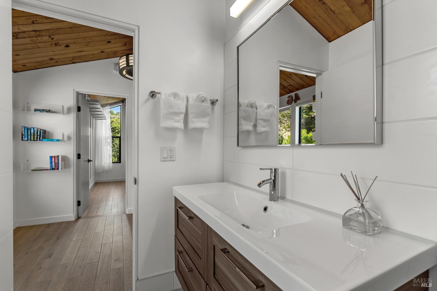 46 Sea Walk Drive The Sea Ranch, CA 95497 - Photo 26 of 63 Upper Level Bathroom