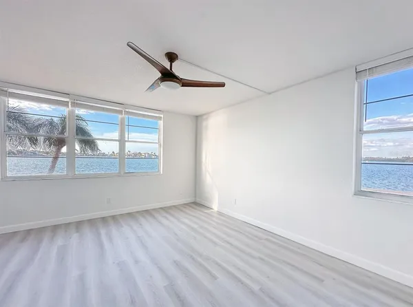 $2,500 | 7910 Sun Island Drive South, Unit 101, South Pasadena, FL 33707