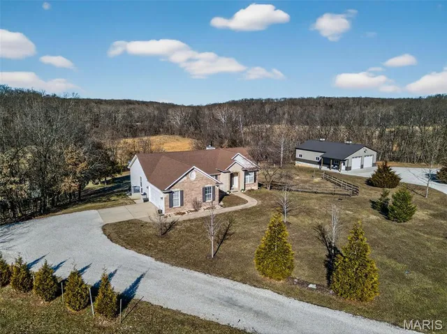 $875,000 | 113 Bridlespur Court, Hawk Point, MO 63349