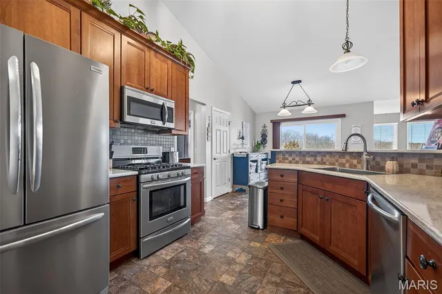 $875,000 | 113 Bridlespur Court, Hawk Point, MO 63349