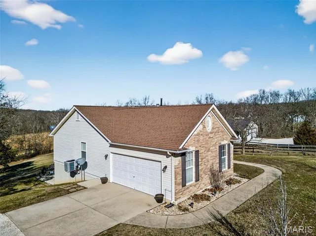 $875,000 | 113 Bridlespur Court, Hawk Point, MO 63349