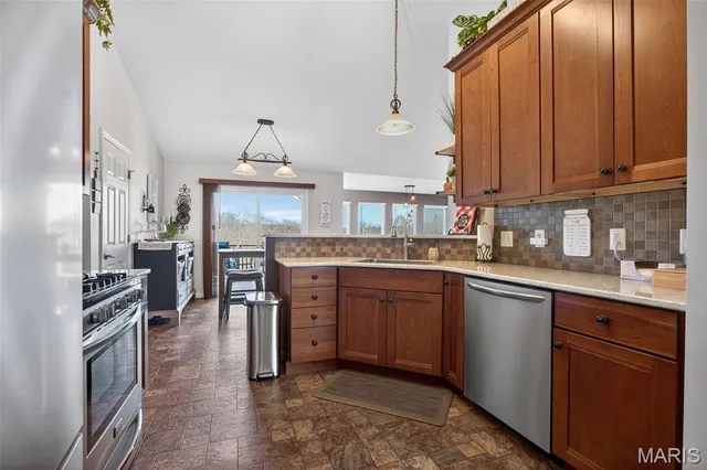 $875,000 | 113 Bridlespur Court, Hawk Point, MO 63349