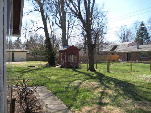 10226 Ruckle Street Indianapolis, IN 46280 - Photo 4 of 12 Gallery Image 4