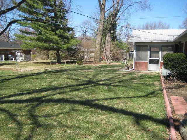 10226 Ruckle Street Indianapolis, IN 46280 - Photo 5 of 12 Gallery Image 5