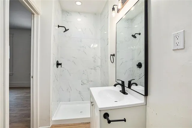 $275,000 | 3916 Warwick Boulevard, Kansas City, MO 64111