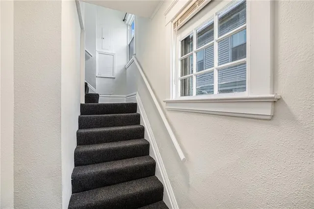 $275,000 | 3916 Warwick Boulevard, Kansas City, MO 64111