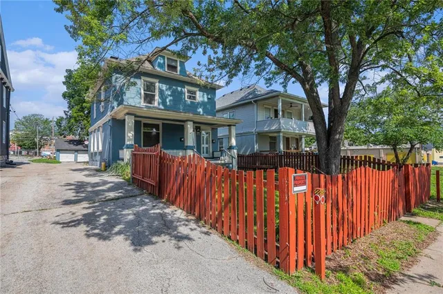 $275,000 | 3916 Warwick Boulevard, Kansas City, MO 64111