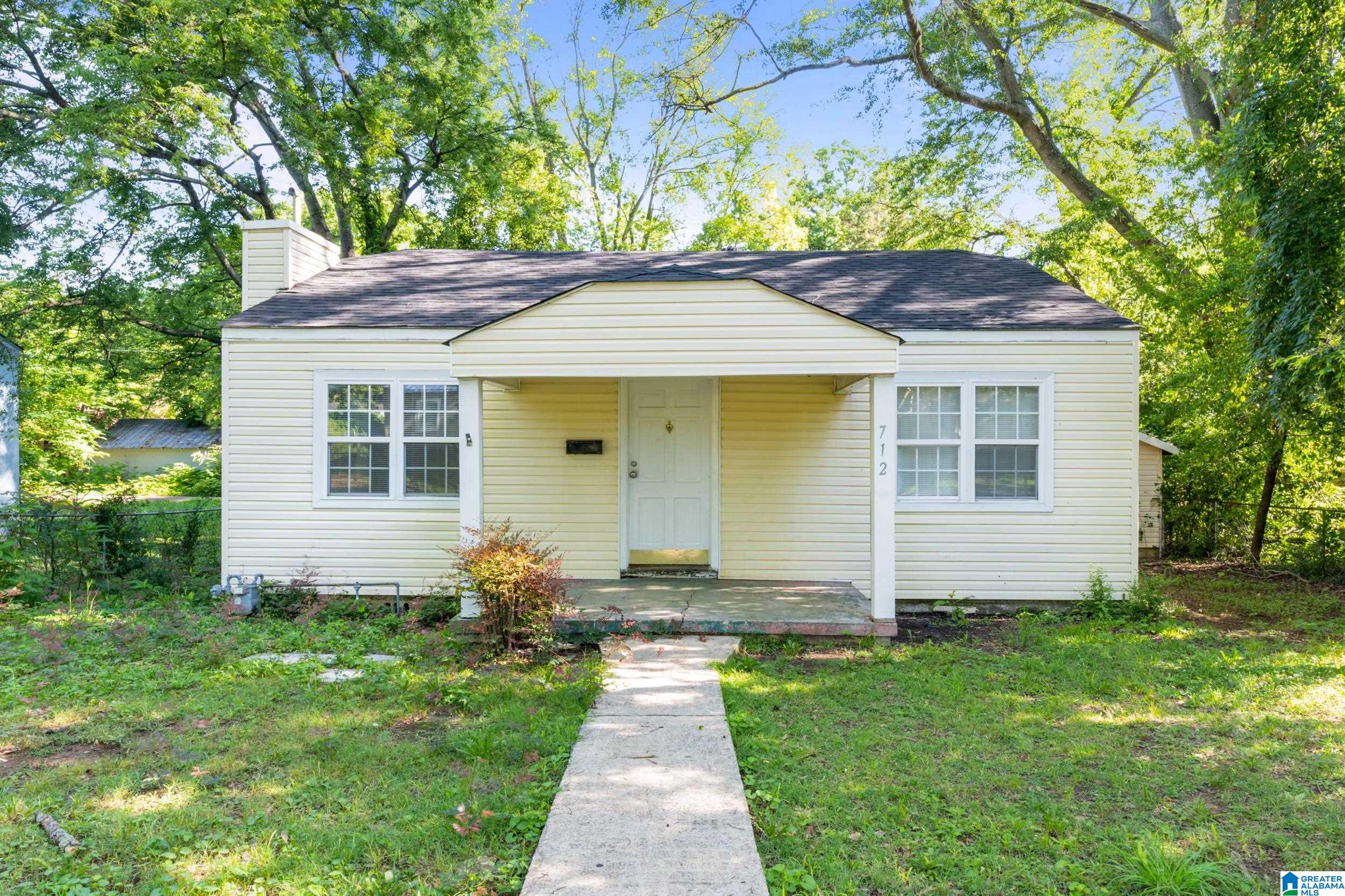 712 40th Street Fairfield, AL 35064 - Photo 1 of 14