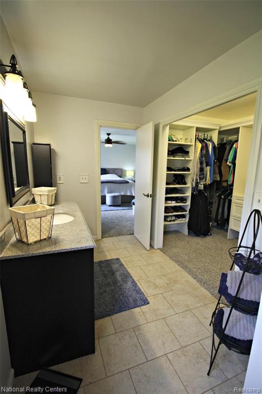 2180 Rochelle Park Drive Rochester Hills, MI 48309 - Photo 18 of 35