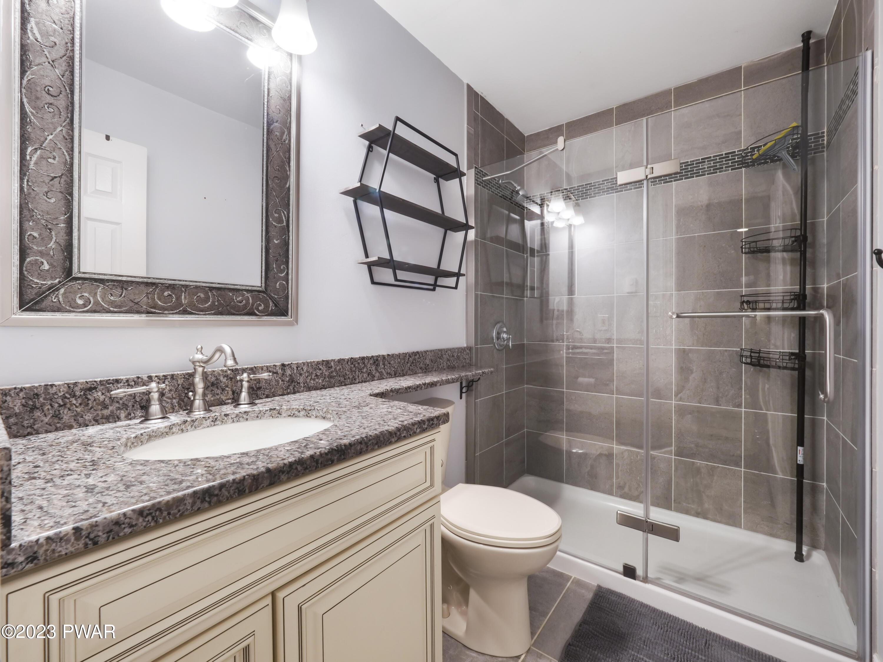 2120 Spring Drive Bushkill, PA 18324 - Photo 18 of 27 Bathroom