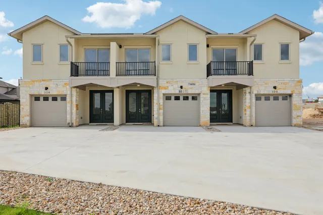 $424,900 | 302 Tesla Circle, Austin, TX 78681