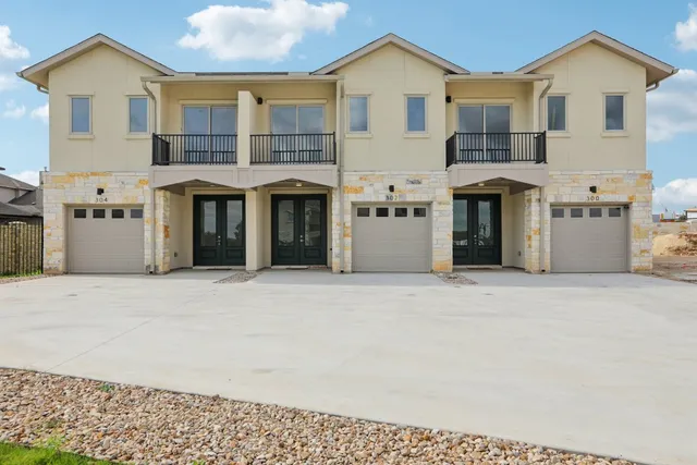 $439,900 | 302 Tesla Circle, Austin, TX 78681