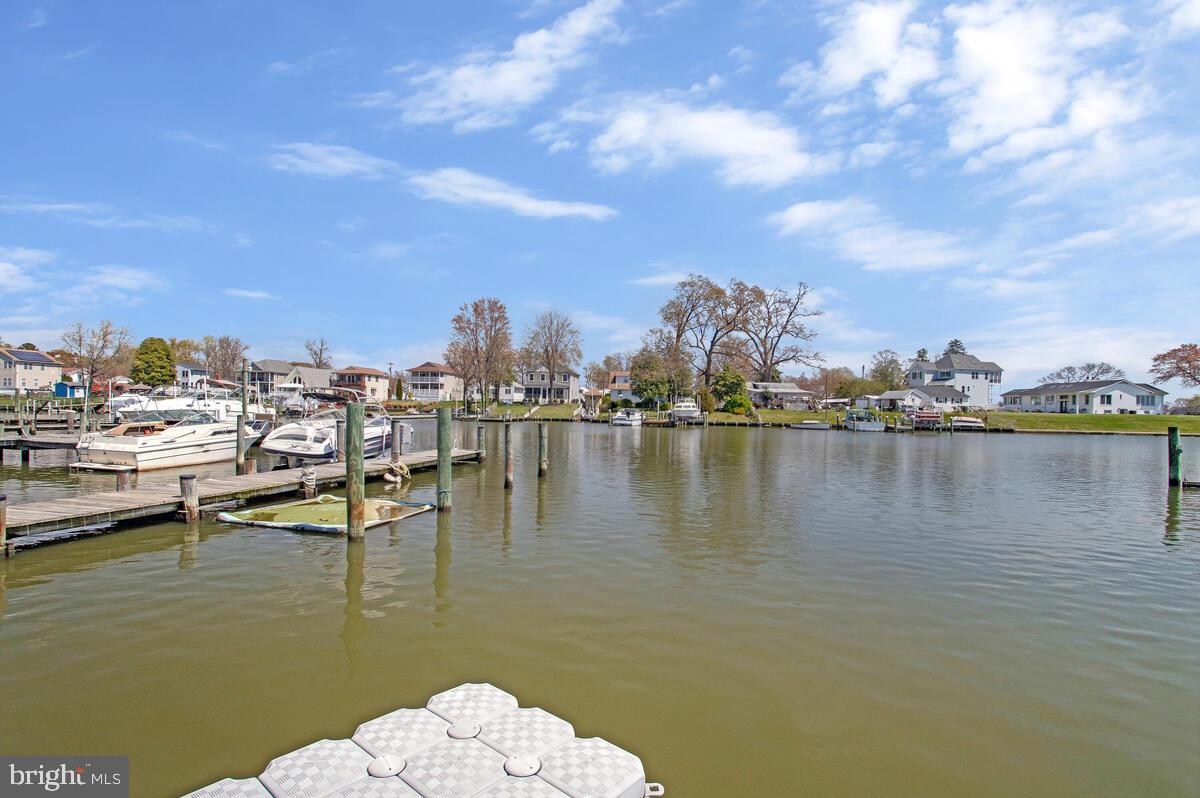 341 St Georges Road Essex, MD 21221 - Photo 35 of 36 floating pier