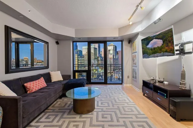 $1,995 | 500 East Grant Street, Unit 1503, Minneapolis, MN 55404