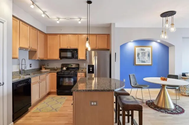 $1,995 | 500 East Grant Street, Unit 1503, Minneapolis, MN 55404