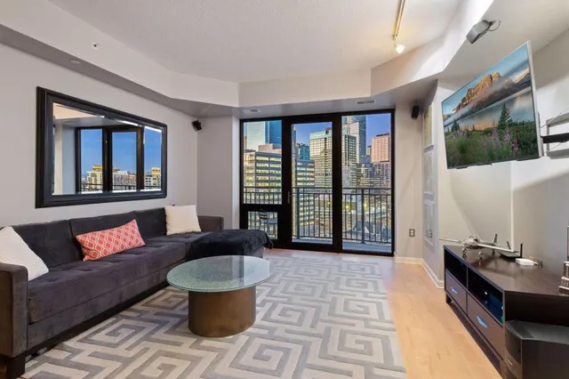 $1,995 | 500 East Grant Street, Unit 1503, Minneapolis, MN 55404